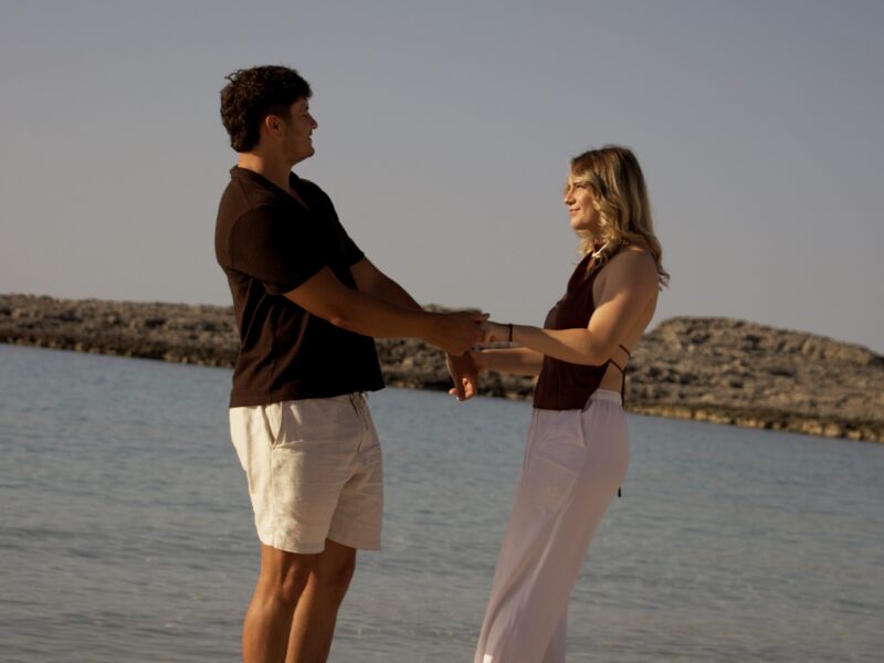 Séance Couple à l&rsquo;Aube sur la Plage de Binibeca | Minorque